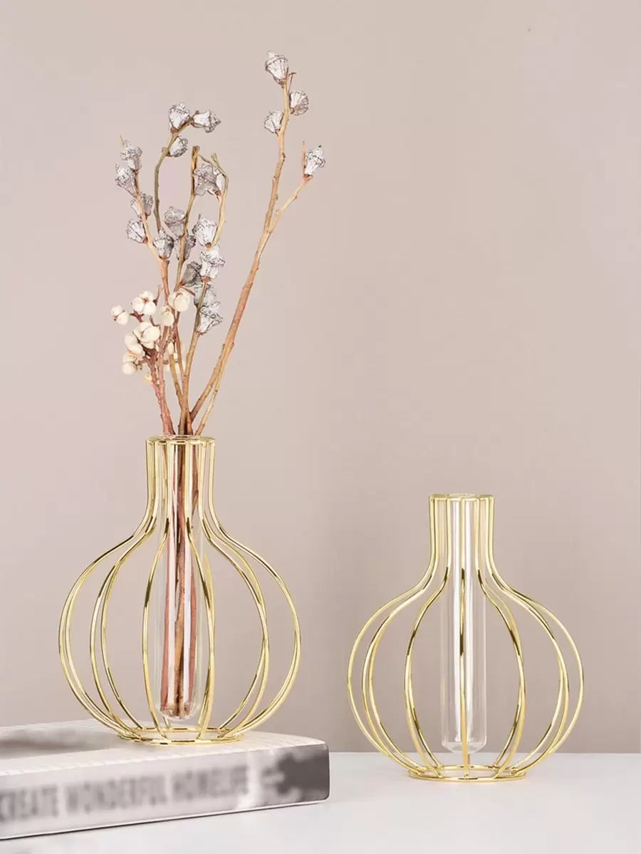 Santiago Minimalist Wireframe Propagation Vase