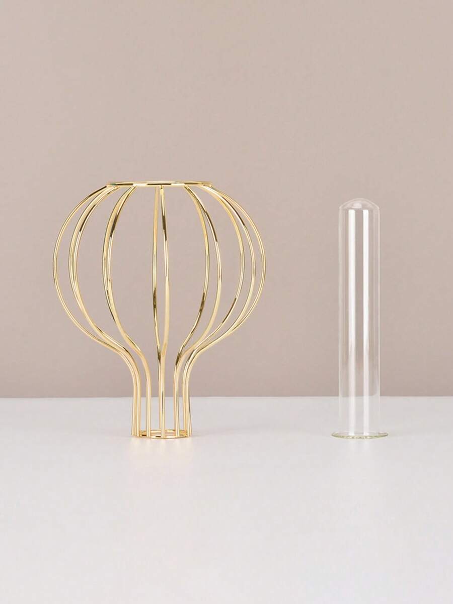 Santiago Minimalist Wireframe Propagation Vase