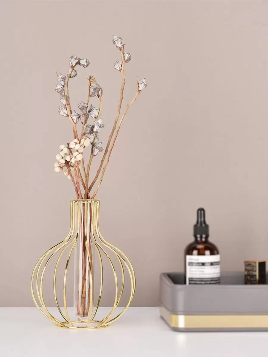 Santiago Minimalist Wireframe Propagation Vase