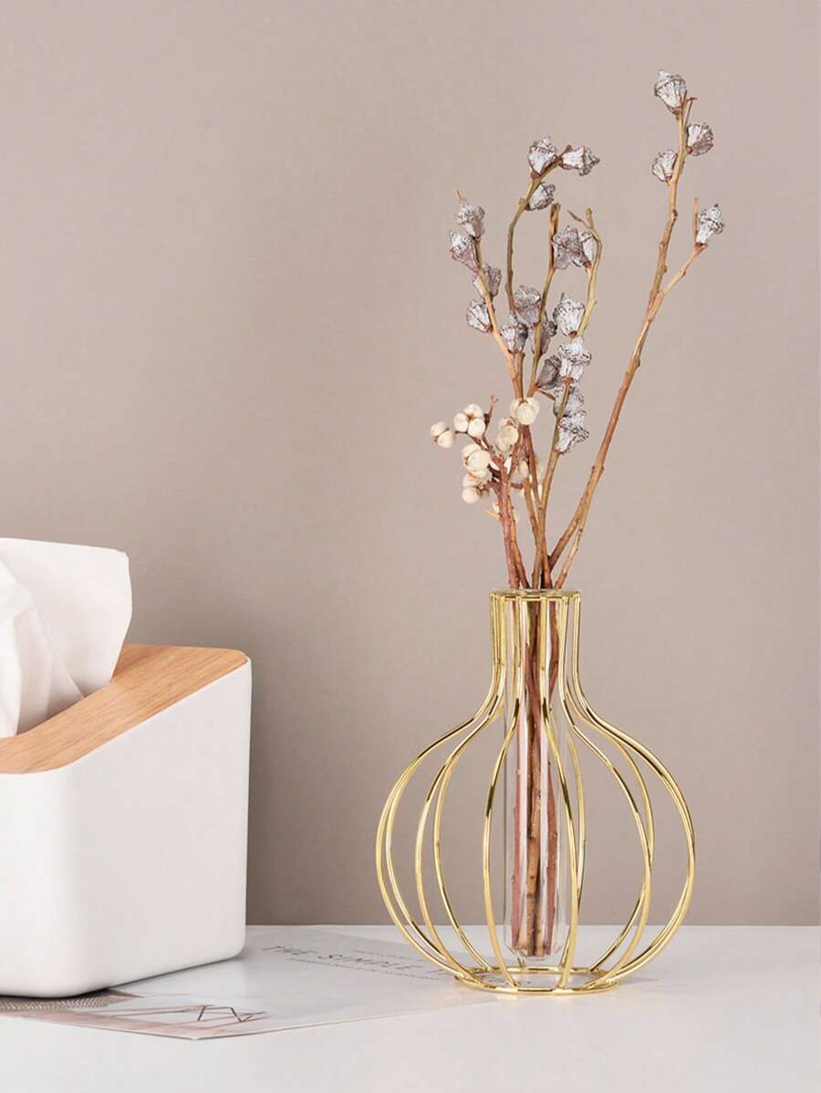 Santiago Minimalist Wireframe Propagation Vase