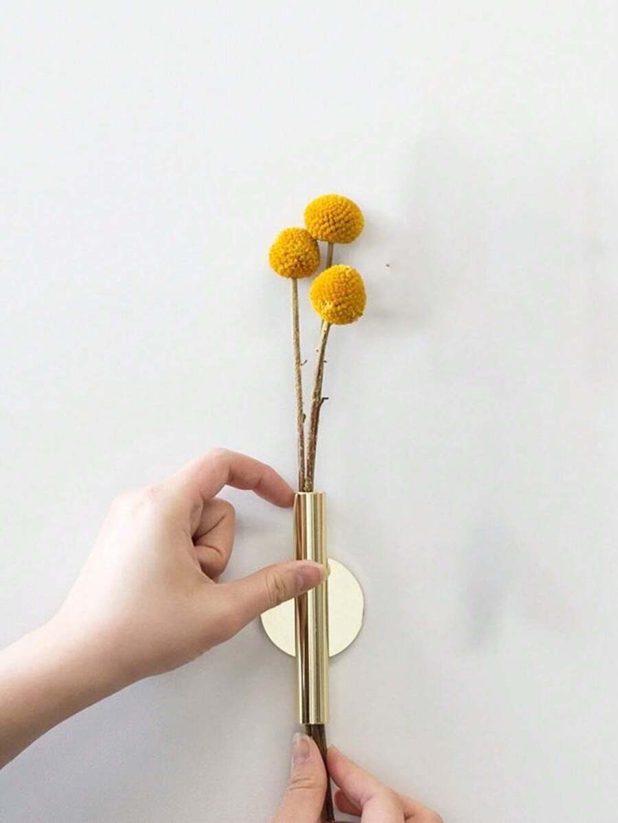 Buenos Aires Minimalist Wall-Mounted Bud Vase