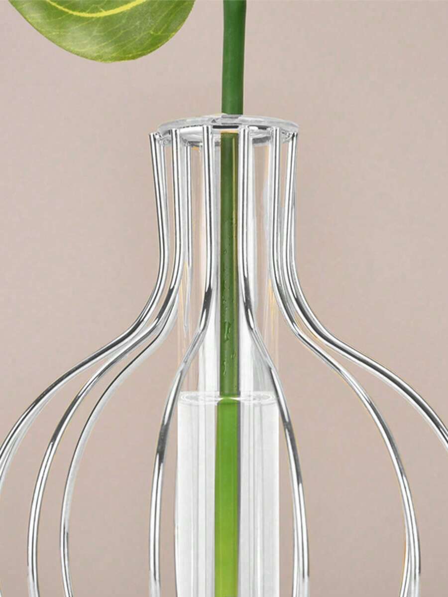 Santiago Minimalist Wireframe Propagation Vase