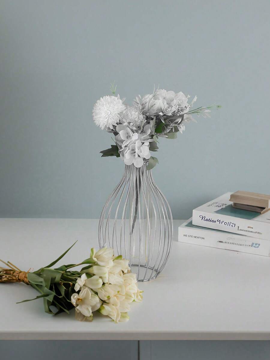 Santiago Minimalist Wireframe Propagation Vase
