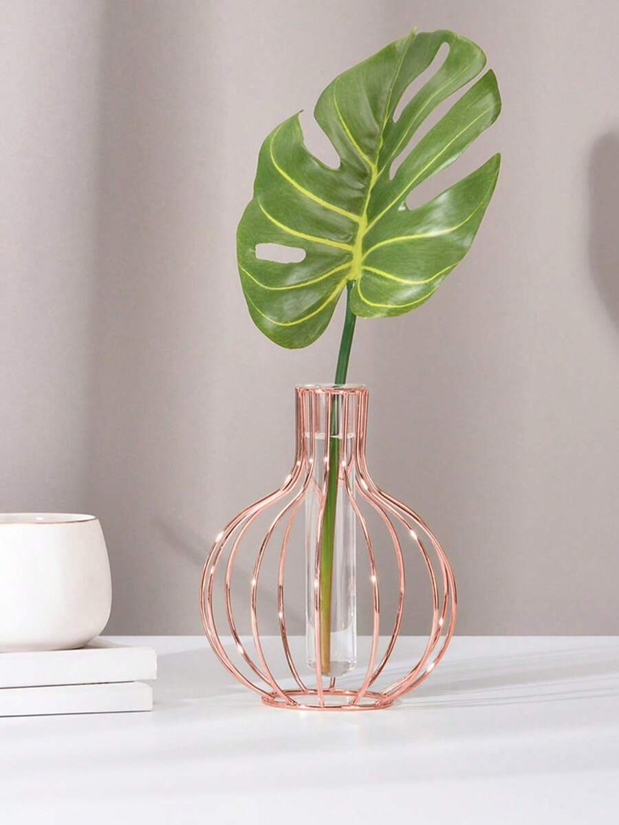 Santiago Minimalist Wireframe Propagation Vase