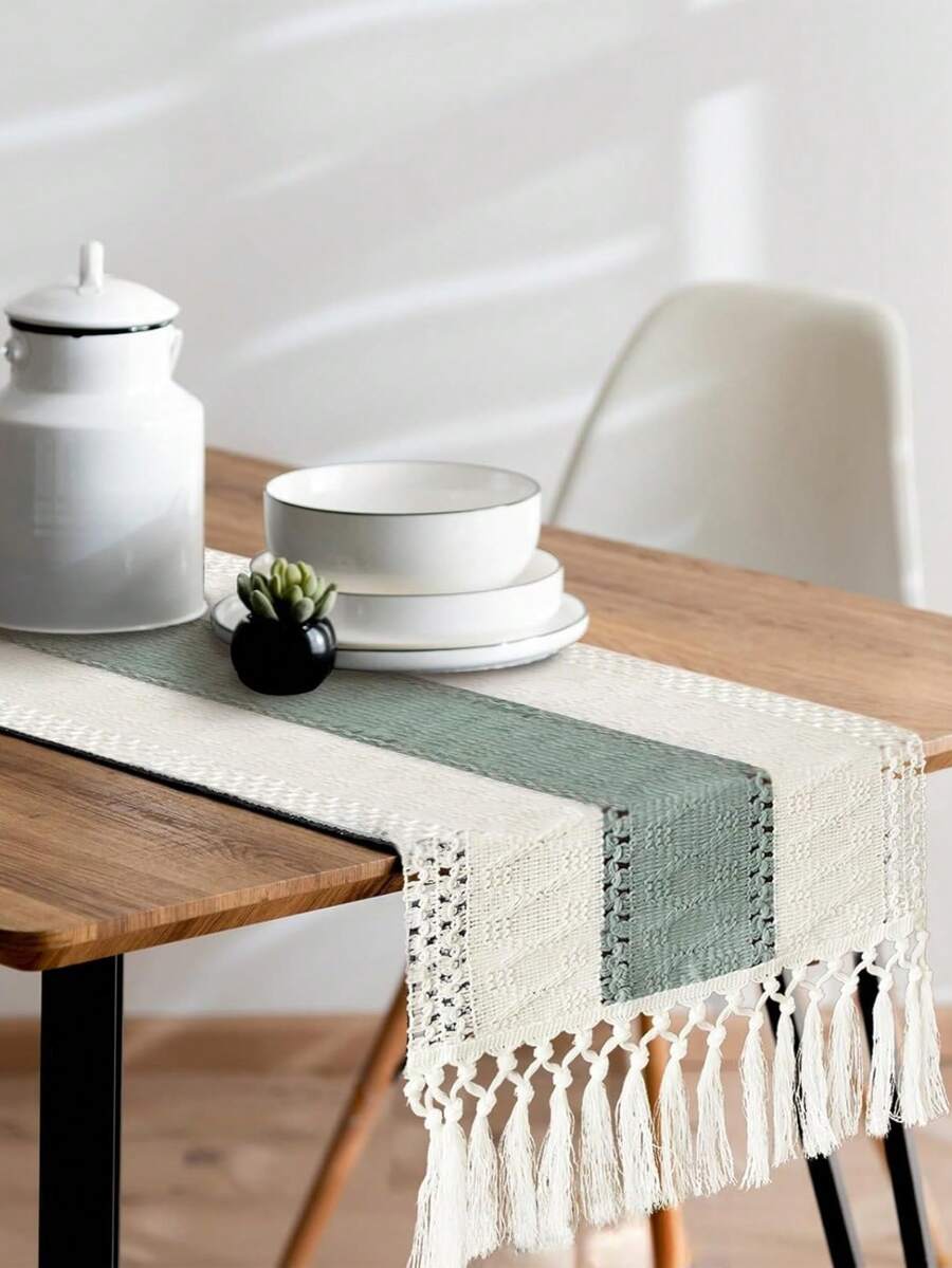 Sofia Elegant Knitted Lace Table Runner
