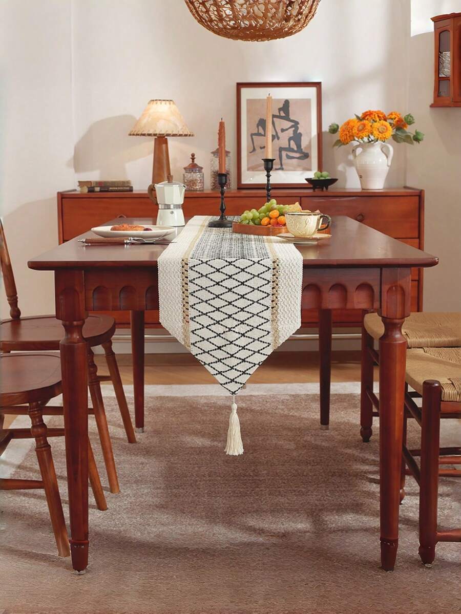 Sofia Elegant Knitted Lace Table Runner