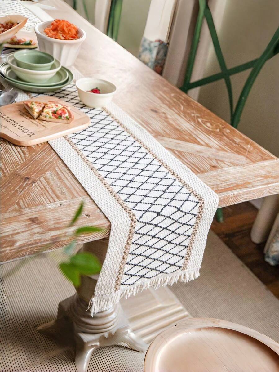 Sofia Elegant Knitted Lace Table Runner