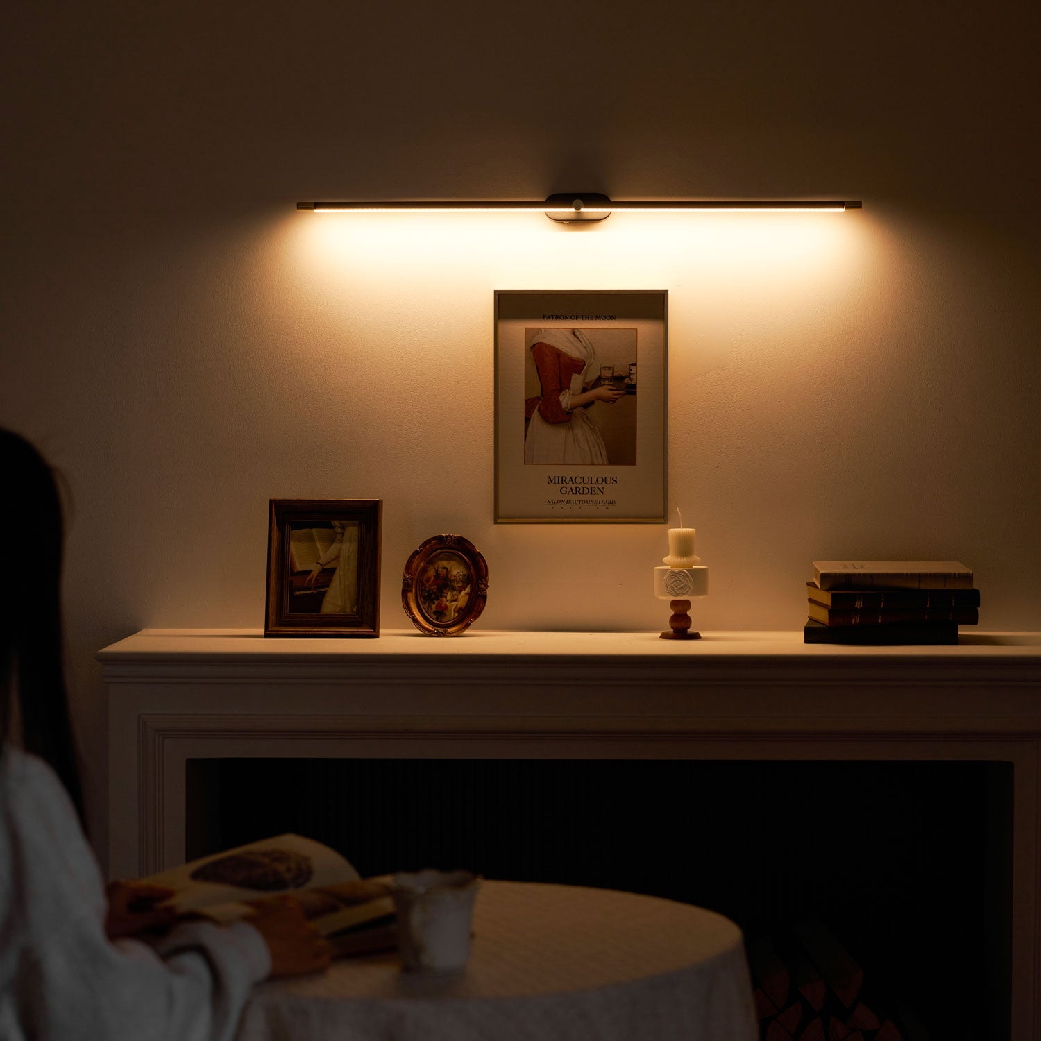 Mora Linear Rechargeable Wall Lamp