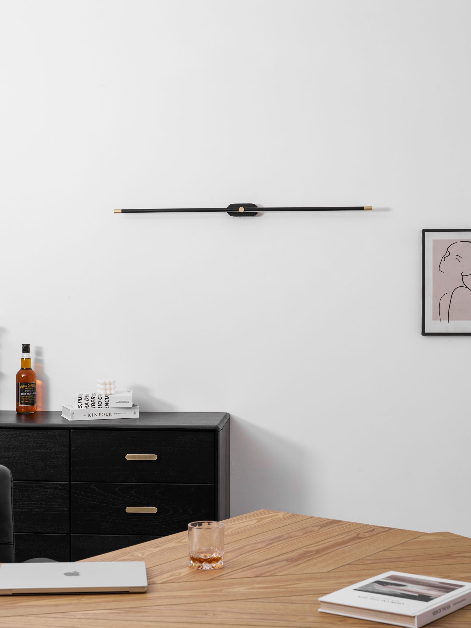 Mora Linear Rechargeable Wall Lamp