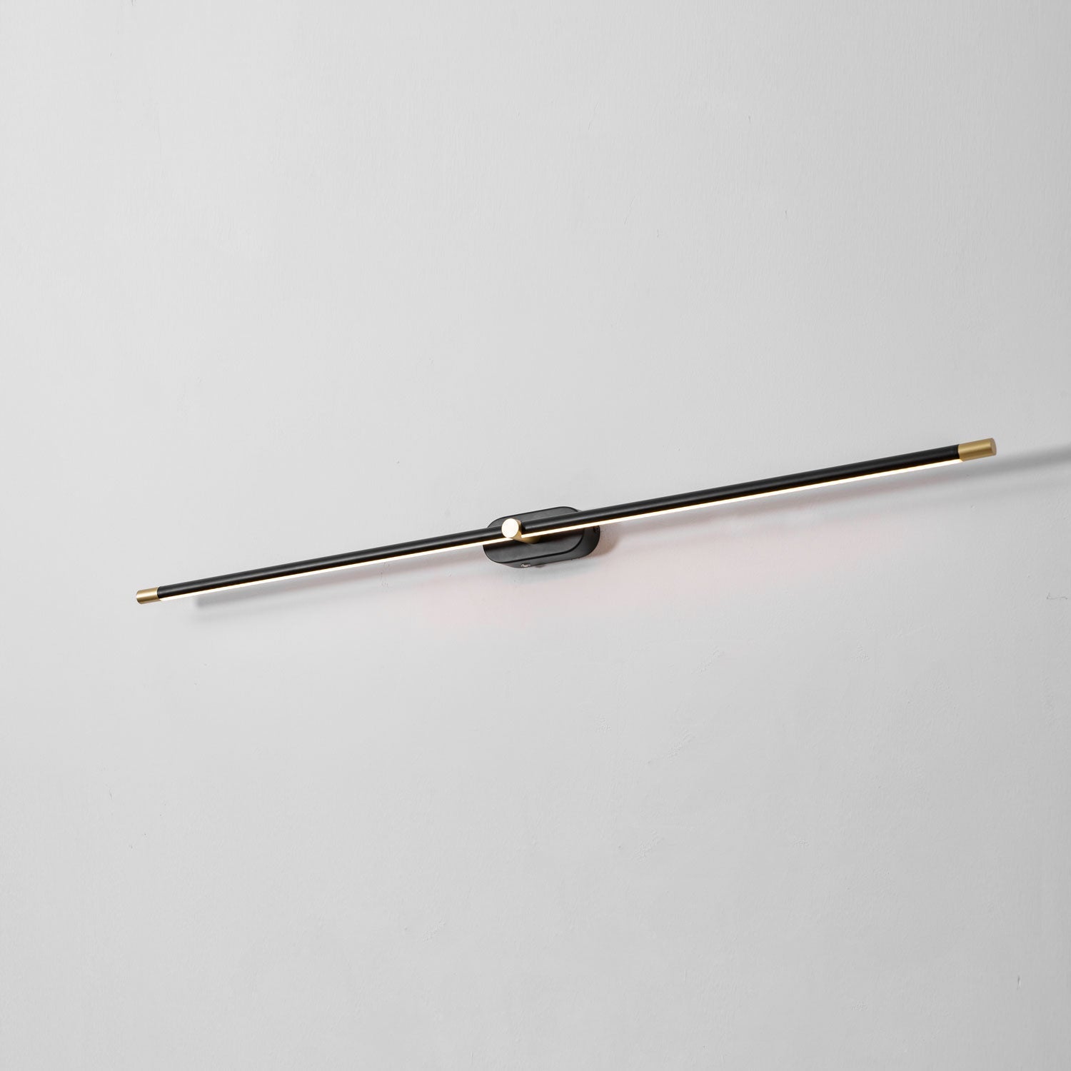 Mora Linear Rechargeable Wall Lamp