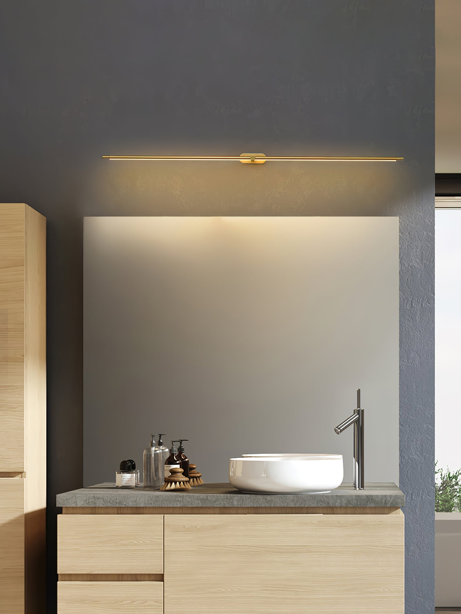 Mora Linear Rechargeable Wall Lamp